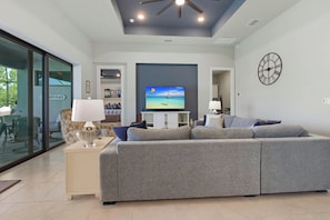 Smart TV, futbolito y libros 