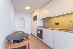 Coffee/tea maker, fridge, microwave, oven - FLH Funchal Studio Blue View Gardens (Funchal)