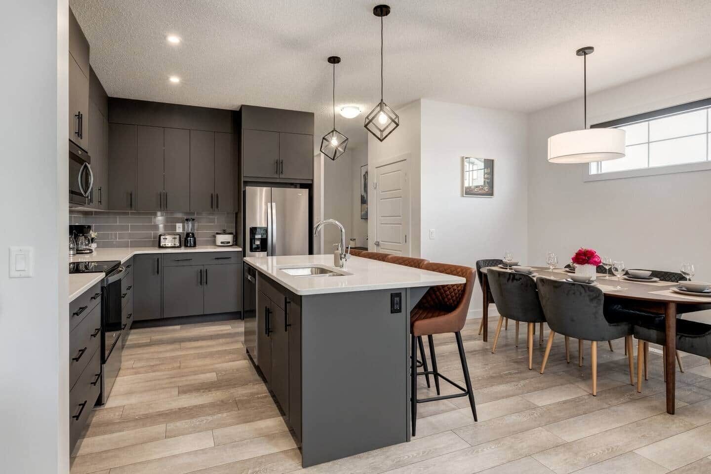 ثلاجة، ميكروويف، فرن، موقد طهي مسطح