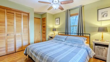 2 bedrooms, desk, iron/ironing board, free WiFi