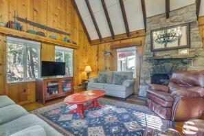 Tv, pejs, bøger, videobibliotek