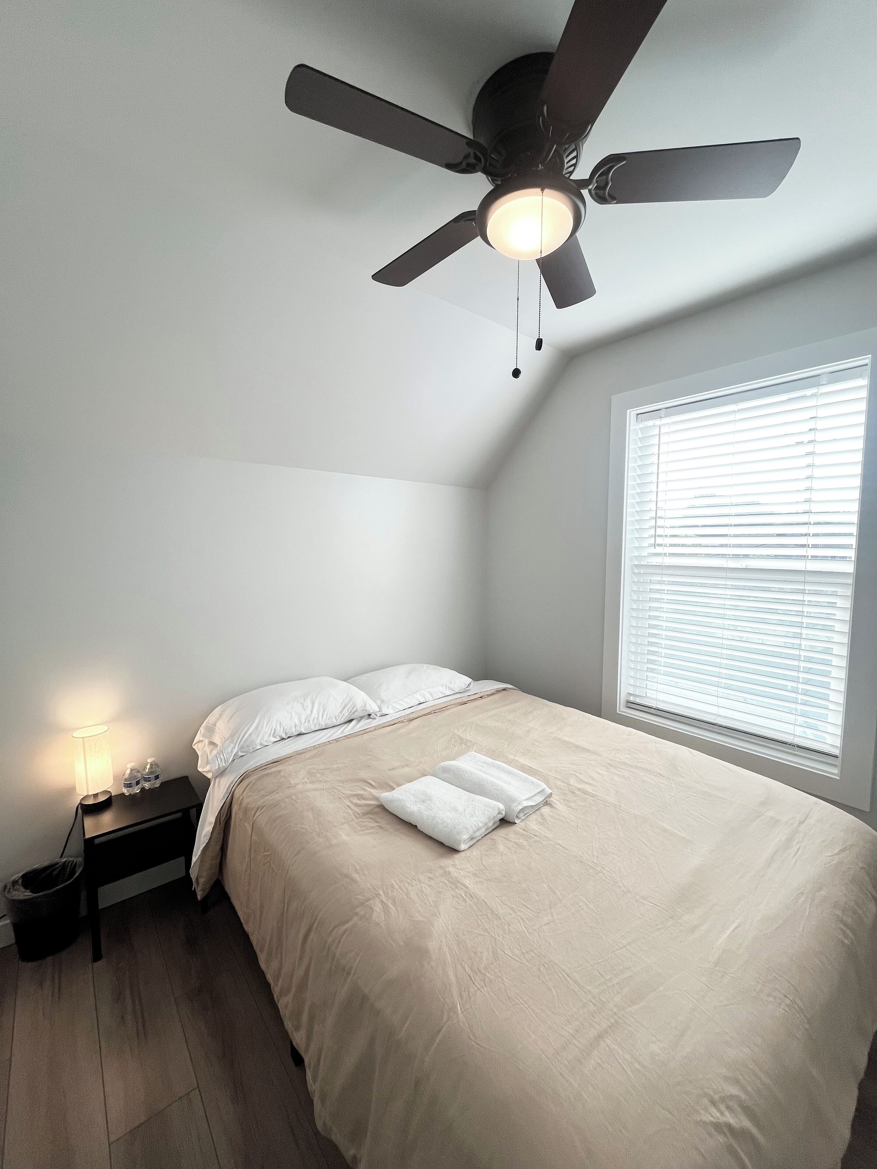 1 多间卧室、WiFi、床单