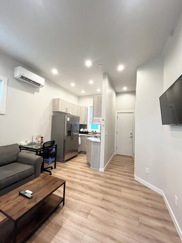 Private Bedroom 3 - Transit Room Near Airport.