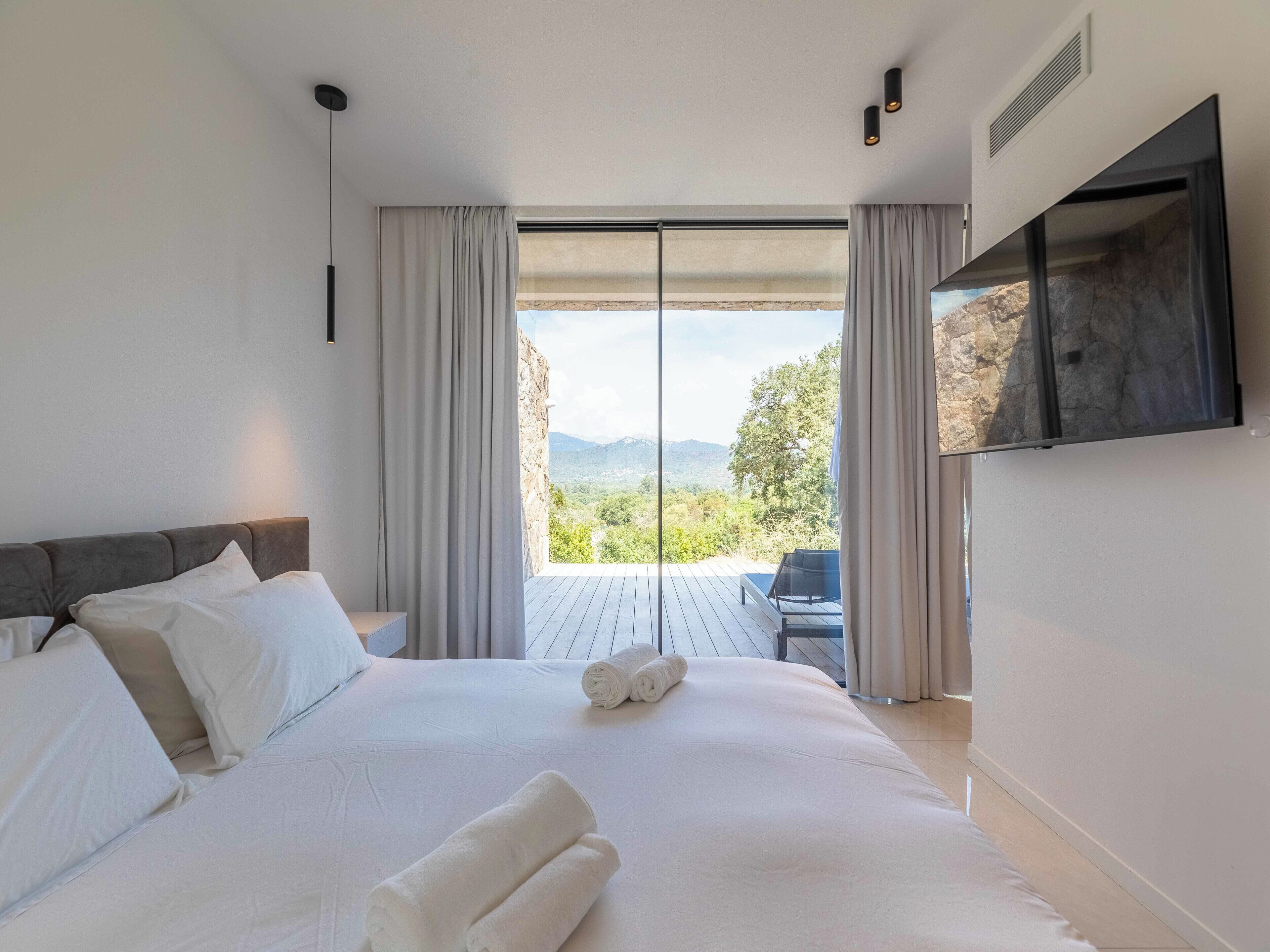 5 bedrooms, iron/ironing board, travel cot, WiFi