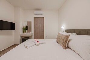 4 bedrooms, in-room safe, iron/ironing board, travel cot - Casa Karinea - Serene Stone House Retreat (Rethymno)