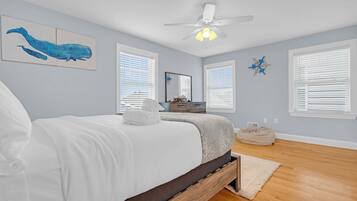 4 bedrooms, desk, iron/ironing board, free WiFi