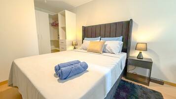 Căn hộ tiện nghi đơn giản, ban công, quang cảnh thành phố | Màn/rèm cản sáng, truy cập Internet không dây miễn phí