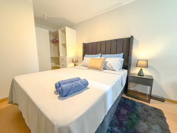 Comfort appartement, balkon, uitzicht op de stad | Verduisterende gordijnen, gratis wifi