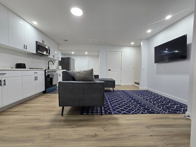 A SECONDARY SUITE IS AVAILABLE FOR RENT IN CHESTERMERE LAKE