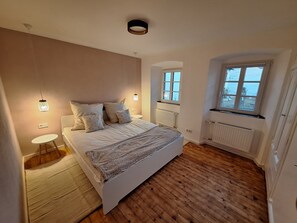 4 dormitorios, tabla de planchar con plancha, wifi gratis y ropa de cama