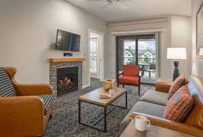 Living area - WorldMark West Yellowstone condo with easy access to Yellowstone West Gate. (West Yellowstone)