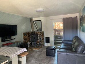 Smart TV, fireplace - Wonderful 1-bedroom condo in Mammoth Lakes perfect for your getaway (Mammoth Lakes)