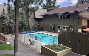 Pool - Wonderful 1-bedroom condo in Mammoth Lakes perfect for your getaway (Mammoth Lakes)