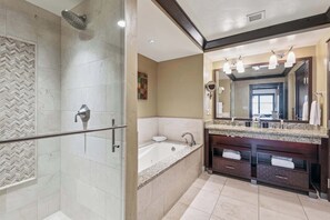 Shower, hair dryer, towels, shampoo - Three-Bedroom · 2 Bath · Kids Den ·  Sleeps 7 (Truckee)