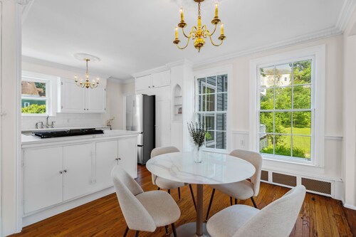 Historic Mystic Maritime House - 5 min Walk to Downtown Restaurants and Seaport