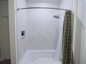 Hair dryer, towels, soap, toilet paper - Cozy 1 Bedroom, King Bed, Luxury Amenities, Washer and Dryer (Birmingham)