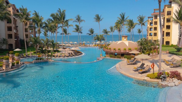 حمّام سباحة خارجي، حمّام سباحة مُدفَّأ