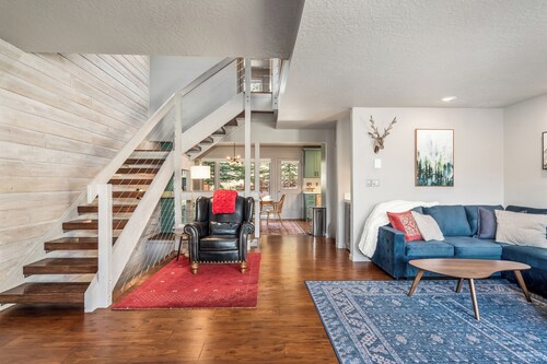 Updated Vail Beauty -Views, Luxury, Pets & Location