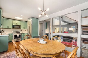 Dining - Updated Vail Beauty -Views, Luxury, Pets & Location (Vail)