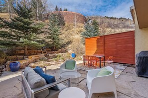 Outdoor dining - Updated Vail Beauty -Views, Luxury, Pets & Location (Vail)