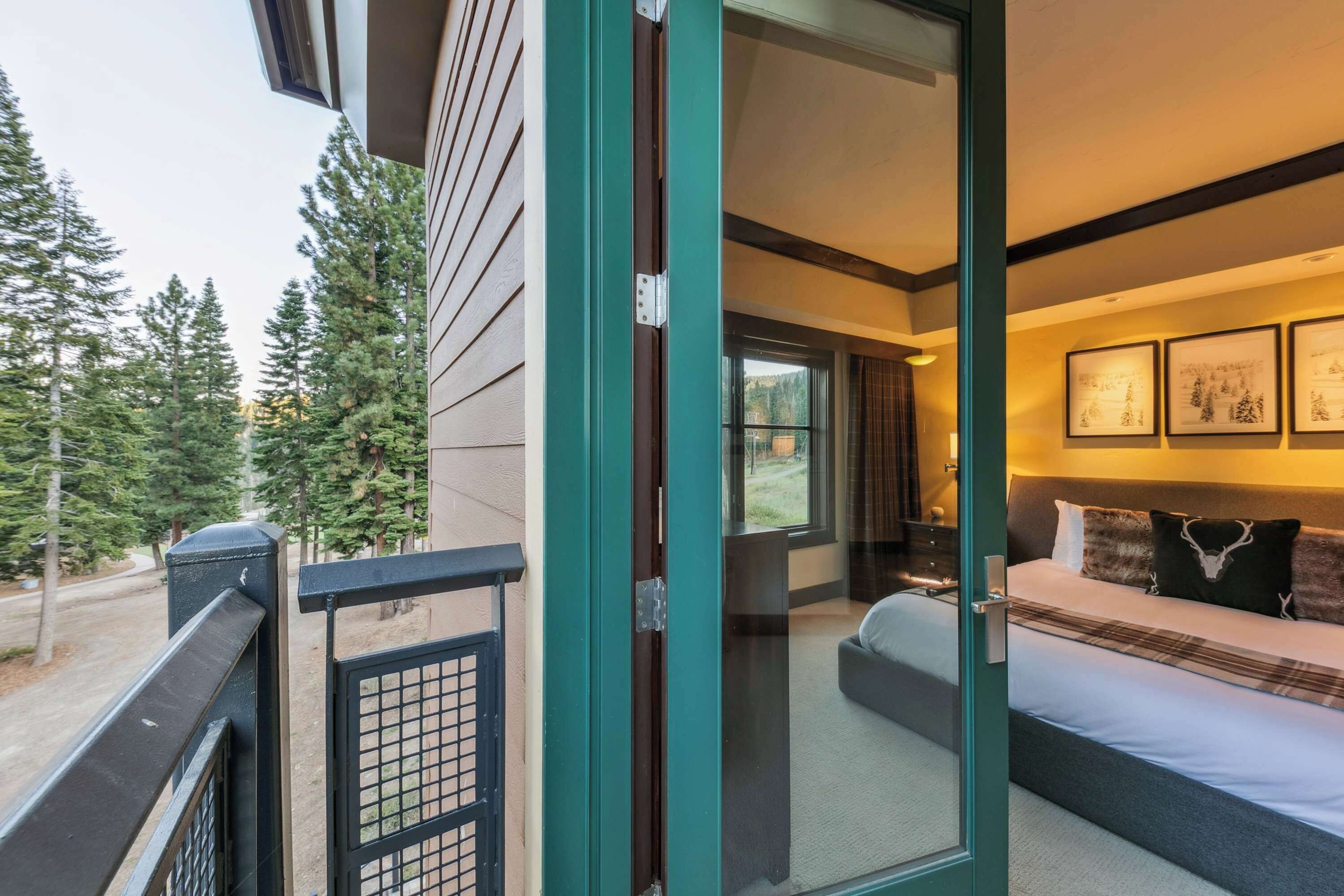 4 habitaciones, escritorio, tabla de planchar con plancha y wifi gratis 