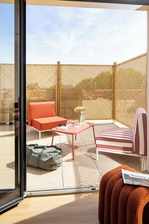 Suite with Terrace, Cathedrale view | Terrace/patio - Harvey Chartres — Résidence lifestyle 4★, Restaurant, Bien-Être, Sport & Déconnexion (Chartres)