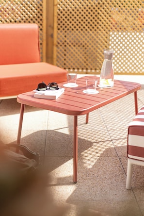 Suite with Terrace, Cathedrale view | Terrace/patio - Harvey Chartres — Résidence lifestyle 4★, Restaurant, Bien-Être, Sport & Déconnexion (Chartres)