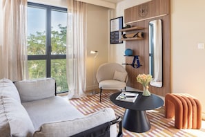Suite with Terrace, Cathedrale view | Living area - Harvey Chartres — Résidence lifestyle 4★, Restaurant, Bien-Être, Sport & Déconnexion (Chartres)