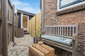 Terrace/patio - Studio Elysium: Comfortable Studio with private parking. (Zandvoort)