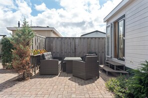 Outdoor dining - Het Kleine Duin: Tiny name, grand escape. (Zandvoort)