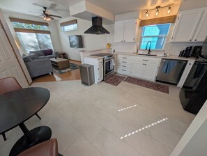 Micro-ondas, fogão, cooktop, lava-louças