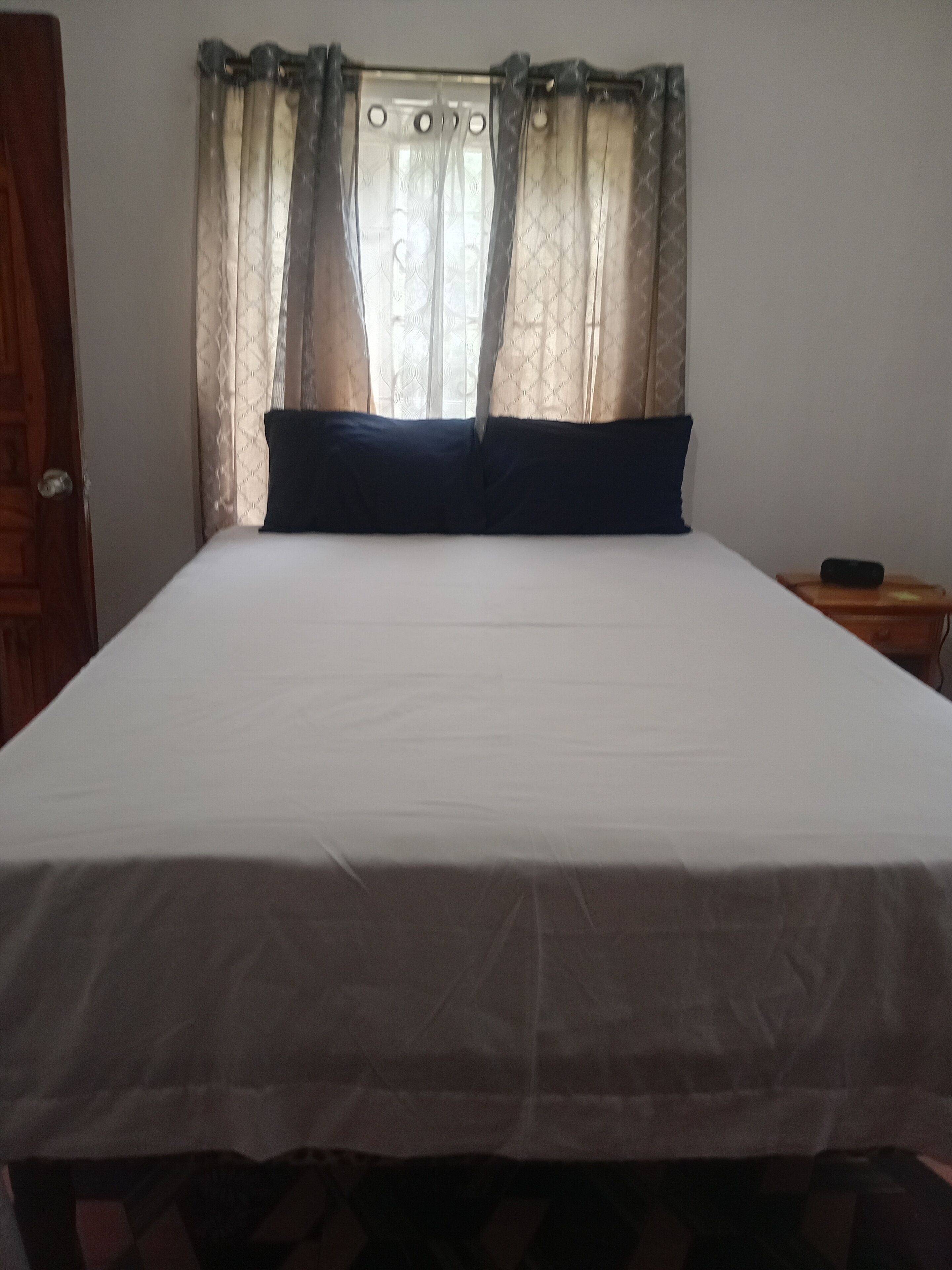 1 chambre, fer et planche à repasser, Wi-Fi gratuit, draps fournis