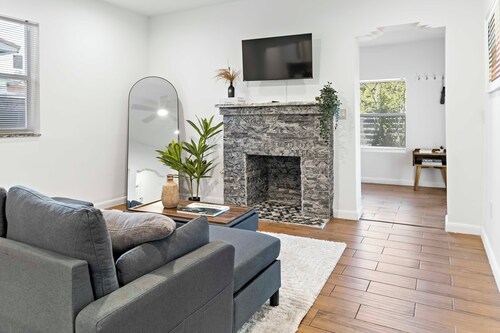 Stylish 2BR/2BA Miami Home near Wynwood