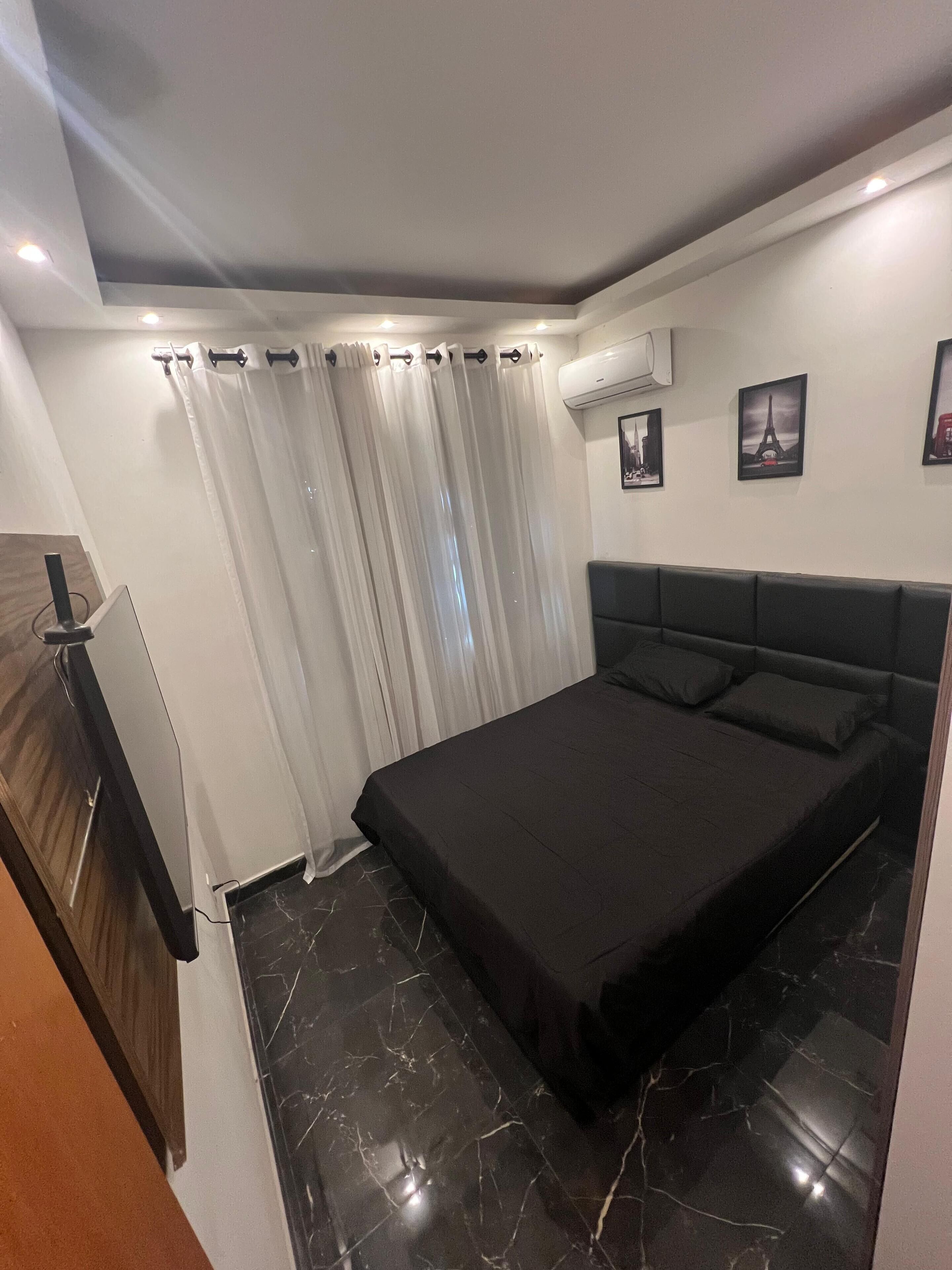 2 habitaciones, tabla de planchar con plancha, wifi y ropa de cama 