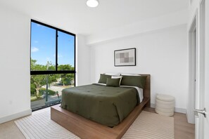 3 bedrooms, iron/ironing board, internet, bed sheets - Luxury New Property-3 Bedroom/2Bath-Gym-BBQ-Pool (North Miami)