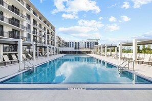 Outdoor pool - Luxury New Property-3 Bedroom/2Bath-Gym-BBQ-Pool (North Miami)