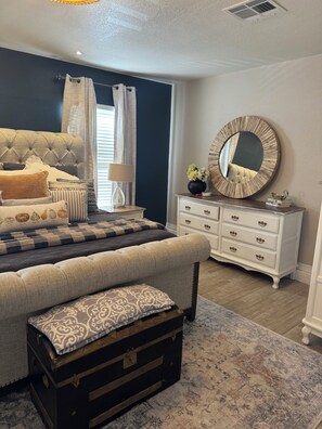 1 slaapkamer, een strijkplank/strijkijzer, gratis wifi, beddengoed