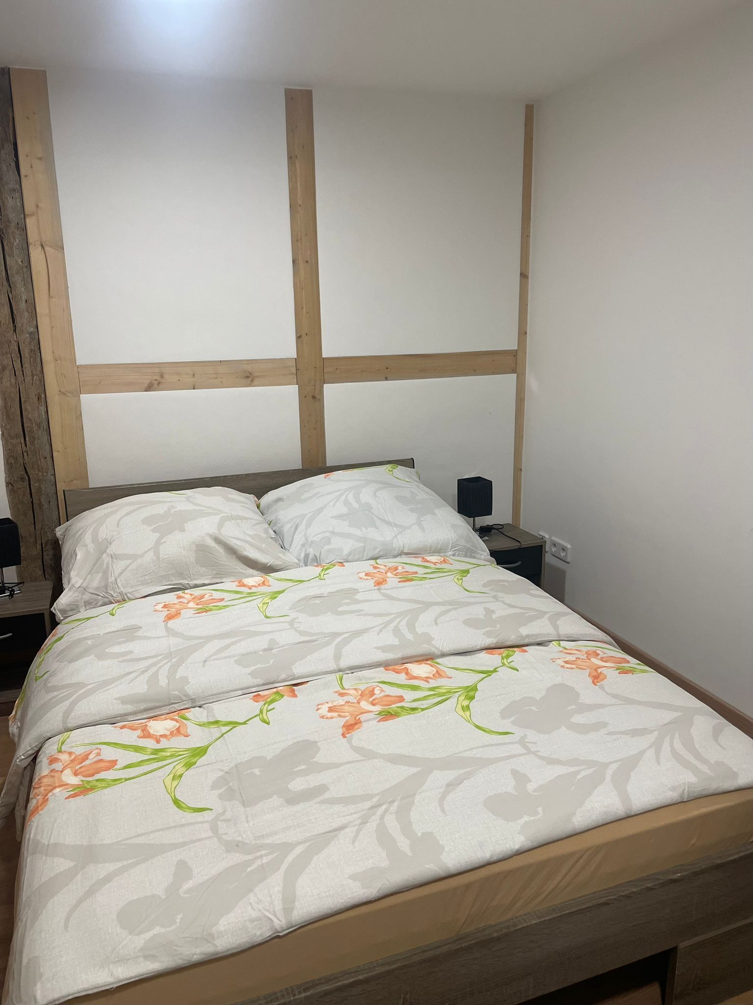 3 bedrooms, bed sheets