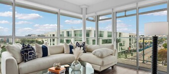 Anse Lasio' Penthouse Panoramic Ocean View Rooftop BBQ, Pool and Gym