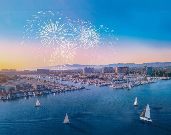 Marina - Amber Drift Penthouse West Facing Ocean View Rooftop BBQ, Fire pit (Santa Monica)