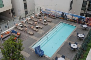 屋外プール、温水プール