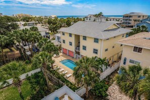 Exterior - Dolphin Drift at Del Mar - Charming Condo w/ Heated Pool, Beach Equipment, & Steps To The Beach (Indian Rocks Beach)