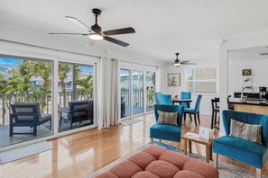 Living area - Dolphin Drift at Del Mar - Charming Condo w/ Heated Pool, Beach Equipment, & Steps To The Beach (Indian Rocks Beach)