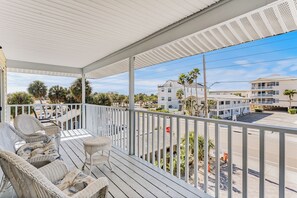Property grounds - Egret Escape at Del Mar - Charming Condo w/ Heated Pool, Beach Equipment, & Steps To The Beach (Indian Rocks Beach)