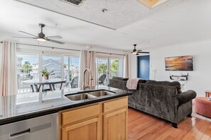 Interior - Egret Escape at Del Mar - Charming Condo w/ Heated Pool, Beach Equipment, & Steps To The Beach (Indian Rocks Beach)
