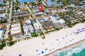 Exterior - Egret Escape at Del Mar - Charming Condo w/ Heated Pool, Beach Equipment, & Steps To The Beach (Indian Rocks Beach)