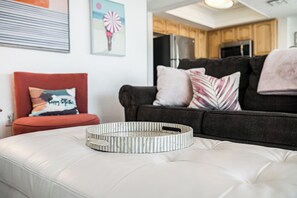 Interior - Egret Escape at Del Mar - Charming Condo w/ Heated Pool, Beach Equipment, & Steps To The Beach (Indian Rocks Beach)
