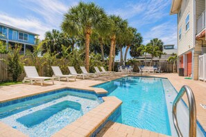 Pool - Egret Escape at Del Mar - Charming Condo w/ Heated Pool, Beach Equipment, & Steps To The Beach (Indian Rocks Beach)