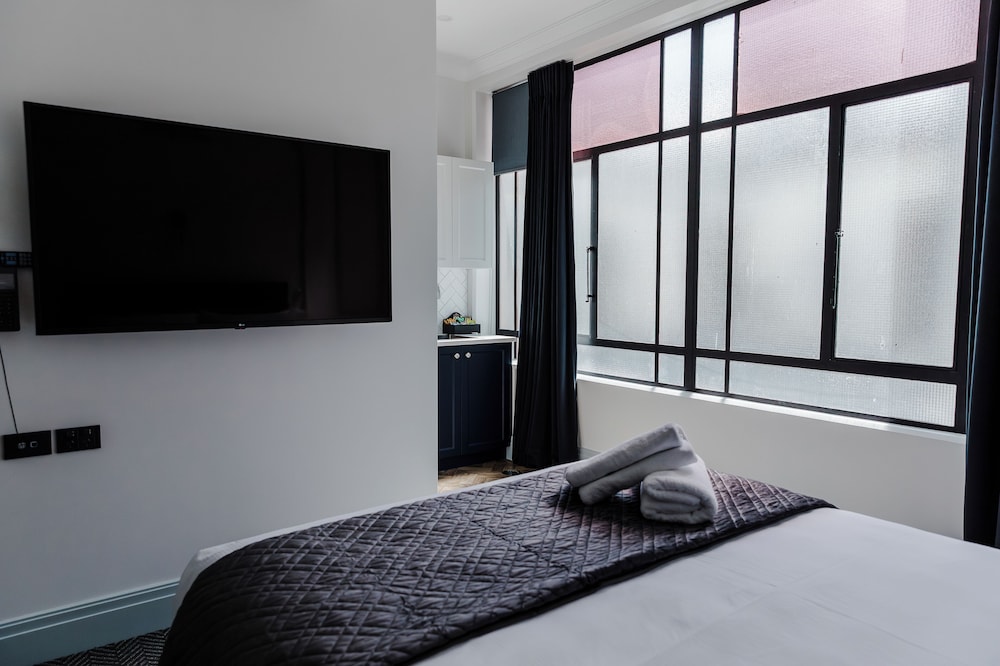 Criterion Art Deco Hotel by null