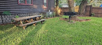 Warm & Welcoming Cabin Retreat - Relaxation Minutes from Tampa Bay Fun!